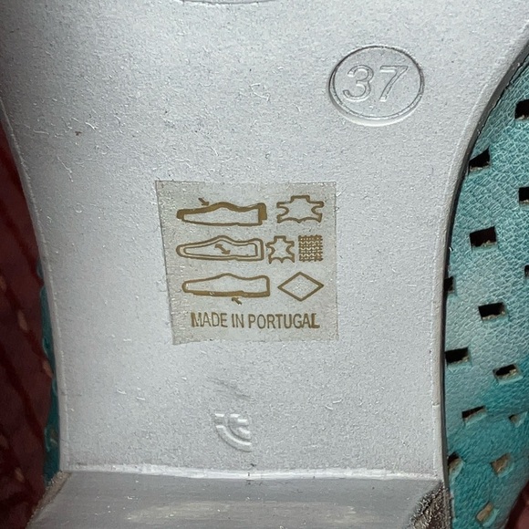 Unity in Diversity turquoise and Cream Heels with Chunky Heel - Picture 3 of 16